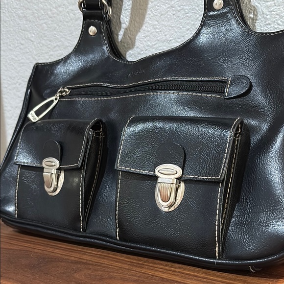 Retro Black Handbag - Picture 2 of 8